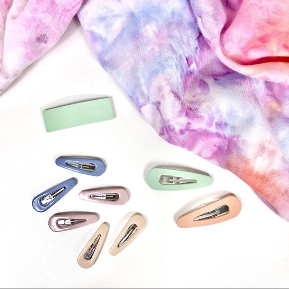 Lulus Other - Bundle of (9) Trendy Pastel 90s Snap Hair Clips